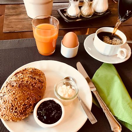 Hotel & Weinhaus Zum Schwarzen Baeren 코블렌츠 외부 사진