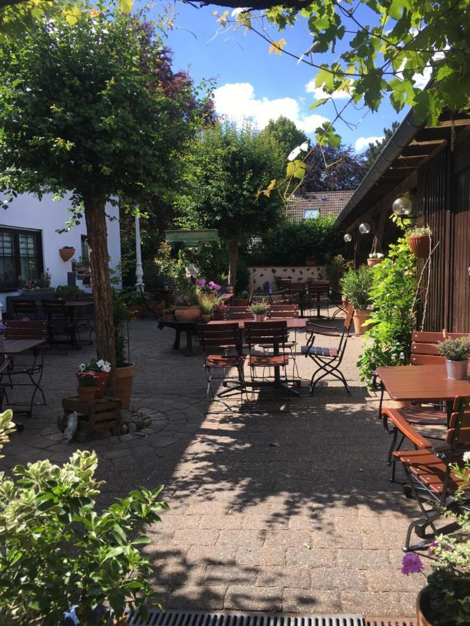 Hotel & Weinhaus Zum Schwarzen Baeren 코블렌츠 외부 사진