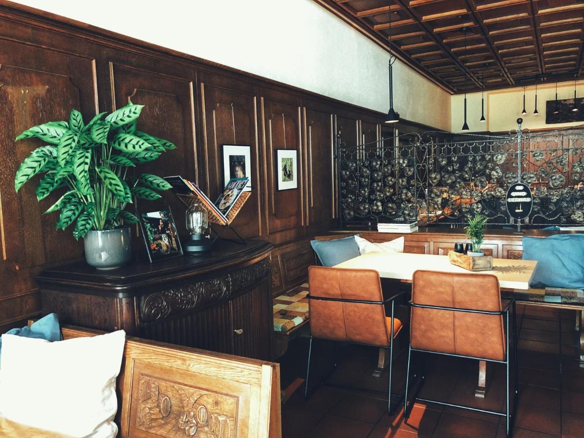 Hotel & Weinhaus Zum Schwarzen Baeren 코블렌츠 외부 사진