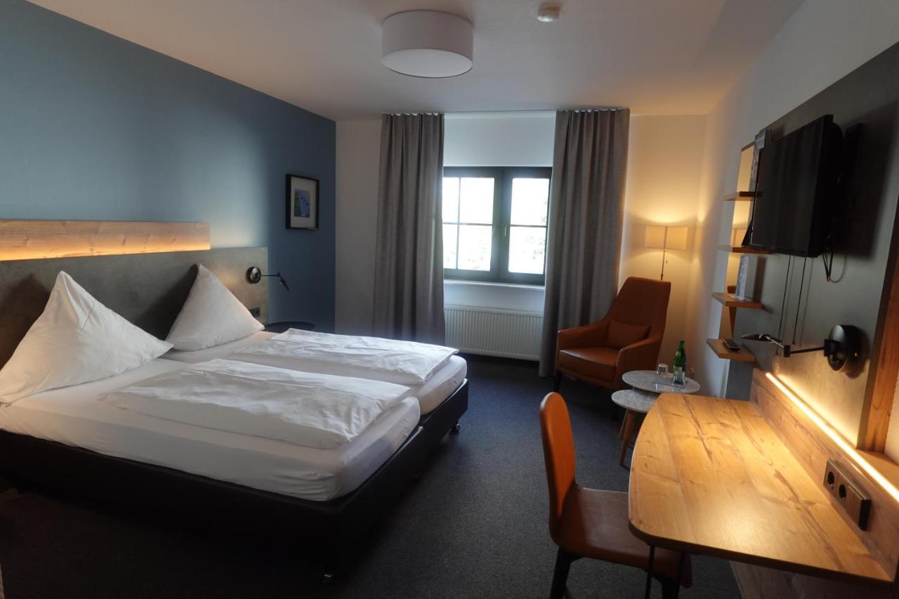 Hotel & Weinhaus Zum Schwarzen Baeren 코블렌츠 외부 사진